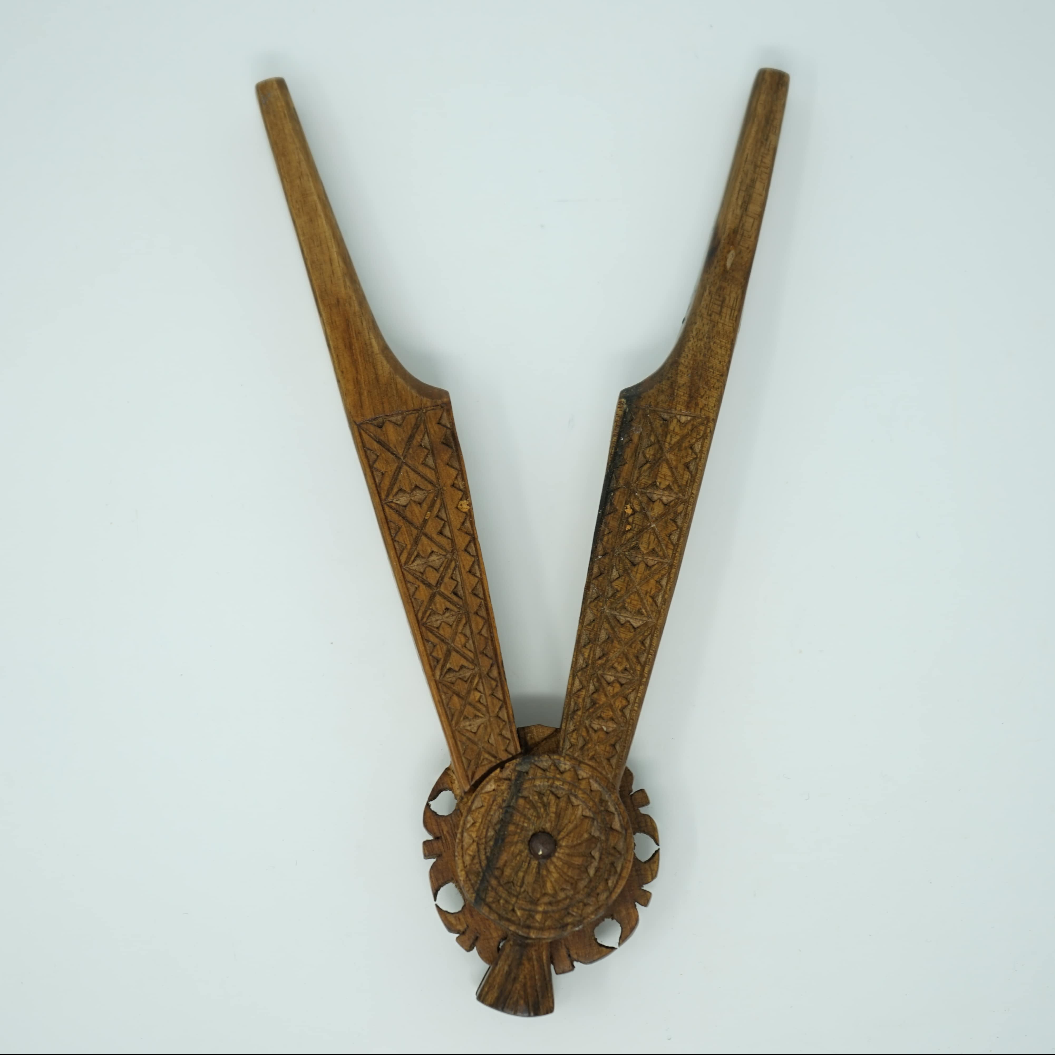 Casse Noix Tête De Chien Bois Sculpté Brienz / Suisse